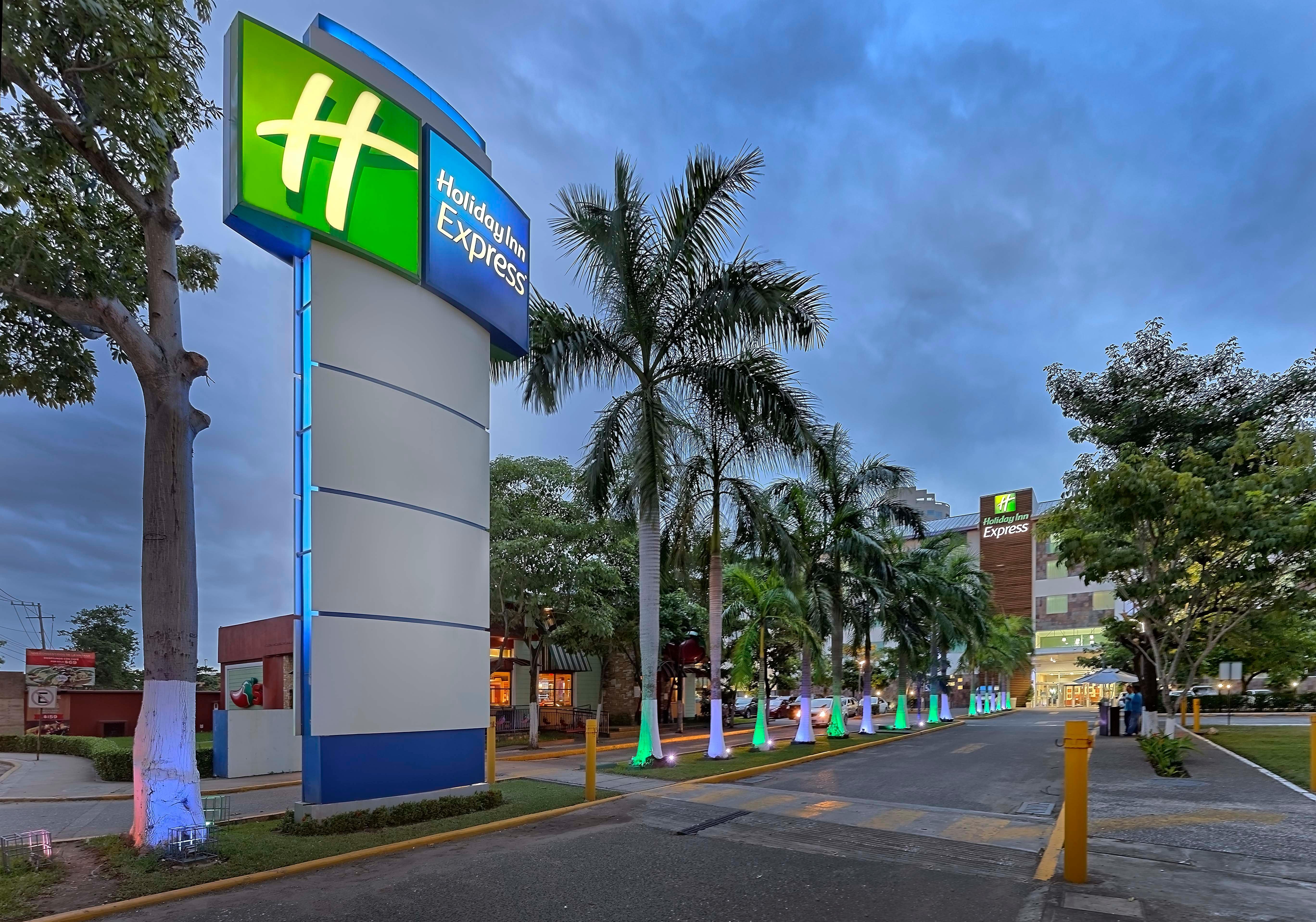 Holiday Inn Express Villahermosa, An Ihg Hotel Exterior photo